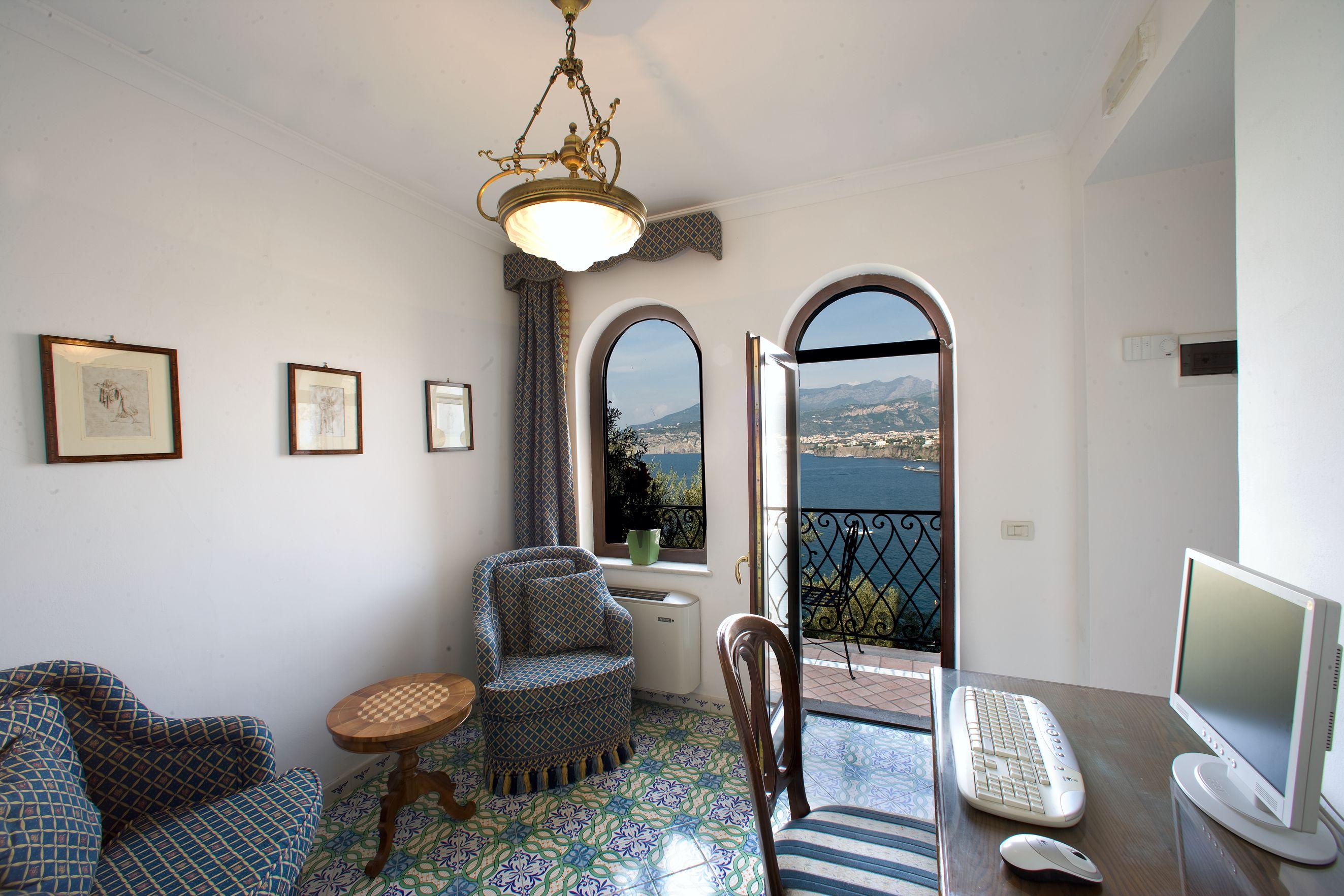 Hotel La Tonnarella Сорренто Экстерьер фото